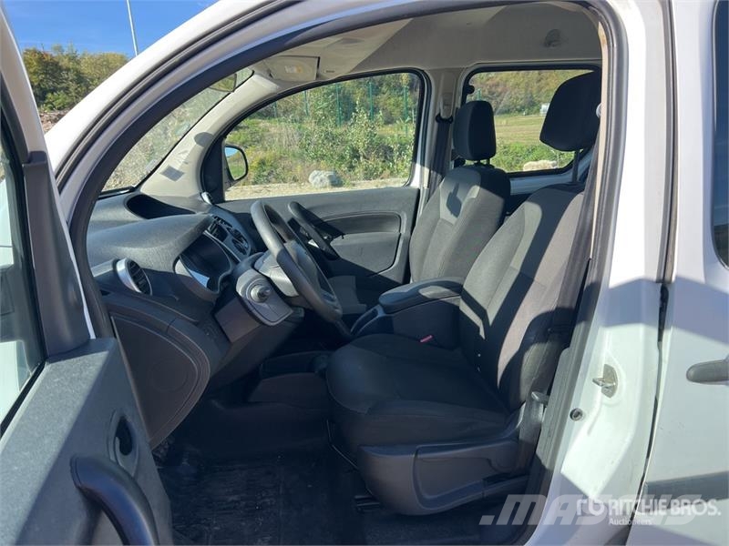 Renault Kangoo ZE Vehicule Utilitaire Cargo Van Dostavna vozila / kombiji