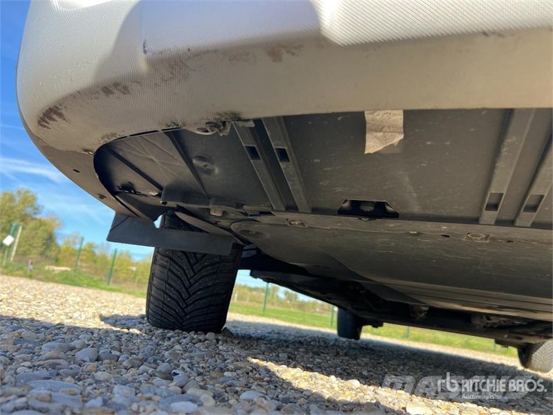 Renault Kangoo ZE Vehicule Utilitaire Cargo Van Dostavna vozila / kombiji