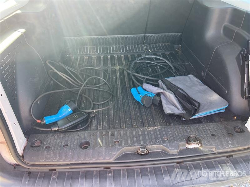 Renault Kangoo ZE Vehicule Utilitaire Cargo Van Dostavna vozila / kombiji