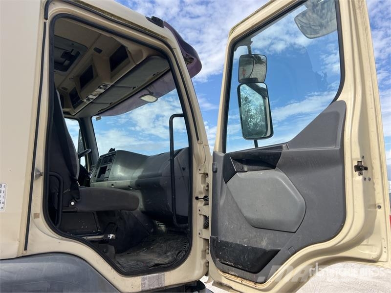 Renault Kerax 320.19 その他トラック