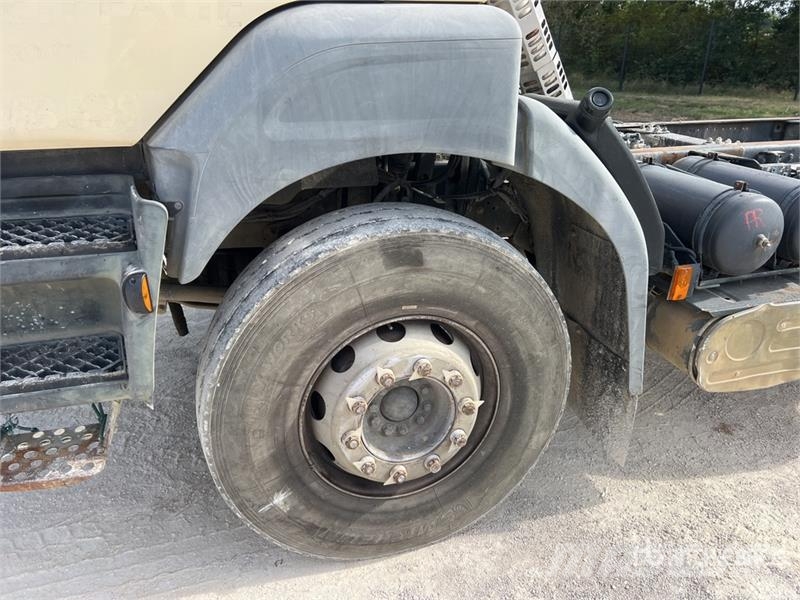 Renault Kerax 320.19 その他トラック