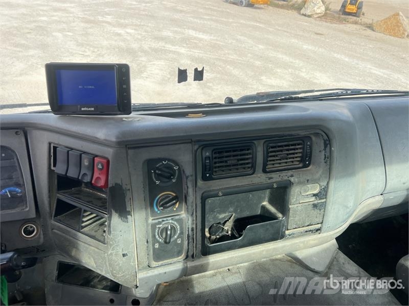 Renault Kerax 320.19 その他トラック