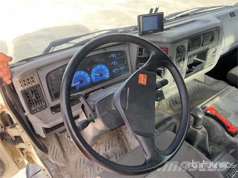 Renault Kerax 320.19 その他トラック