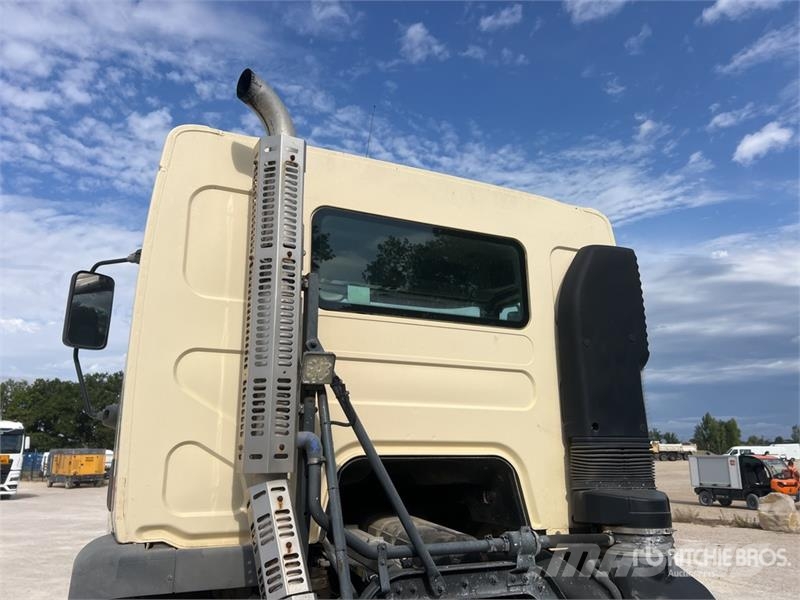 Renault Kerax 320.19 その他トラック