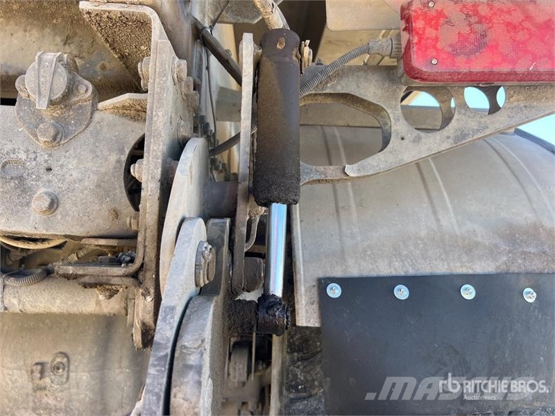 Renault Kerax 380 DXI 8x4 Camion Benne T/A Dump Truck 덤프 트럭