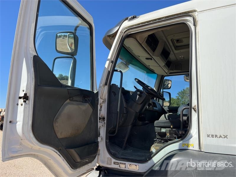 Renault Kerax 380 DXI 8x4 Camion Benne T/A Dump Truck 덤프 트럭