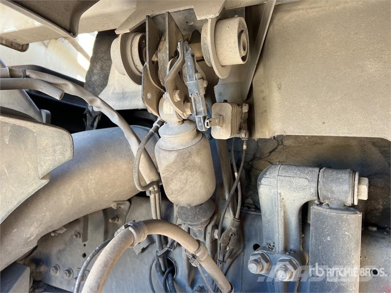 Renault Kerax 380 DXI 8x4 Camion Benne T/A Dump Truck 덤프 트럭