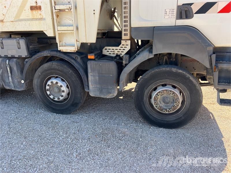 Renault Kerax 380 DXI 8x4 Camion Benne T/A Dump Truck 덤프 트럭