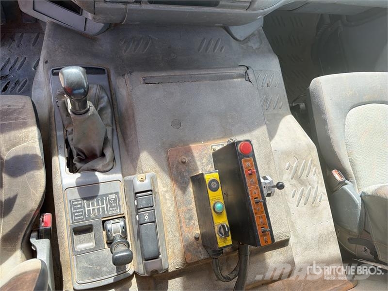 Renault Kerax 380dci 4x2 Camion Amplirol Roll-Off Truck شاحنات لوادر