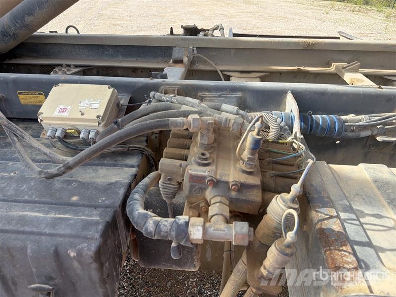 Renault Kerax 380dci 4x2 Camion Amplirol Roll-Off Truck شاحنات لوادر