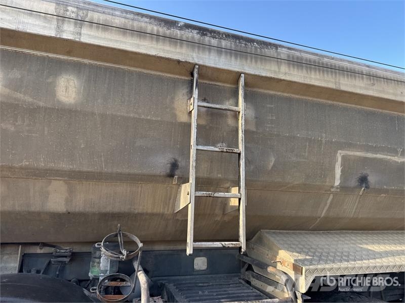 Renault KERAX 450 DXi 8x4 Twin-Steer Camion Benne Tri/A Du Tipper trucks