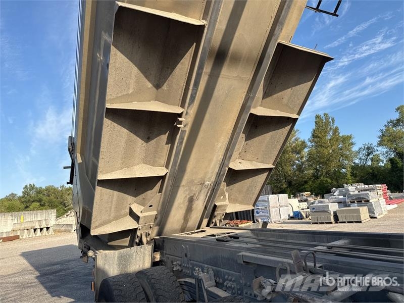 Renault KERAX 450 DXi 8x4 Twin-Steer Camion Benne Tri/A Du Tipper trucks