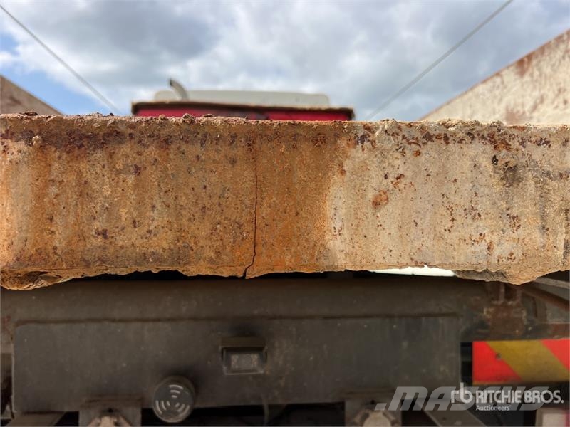Renault Kerax 4x2 Camion Bi-Benne S/A Dump Truck (Inoperab Tippbilar