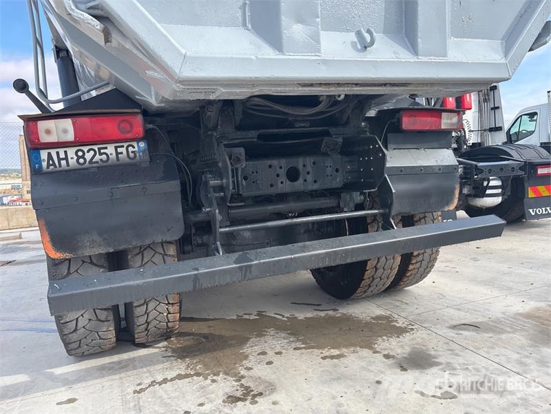 Renault Kerax 500DXI 8x4 Twin-Steer T/A Dump Truck Pašizgāzējs