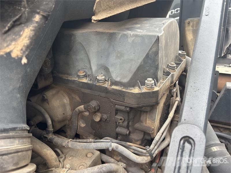 Renault Kerax 500DXI 8x4 Twin-Steer T/A Dump Truck Pašizgāzējs