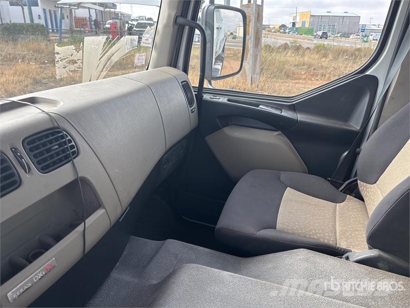 Renault Kerax 500DXI 8x4 Twin-Steer T/A Dump Truck Pašizgāzējs