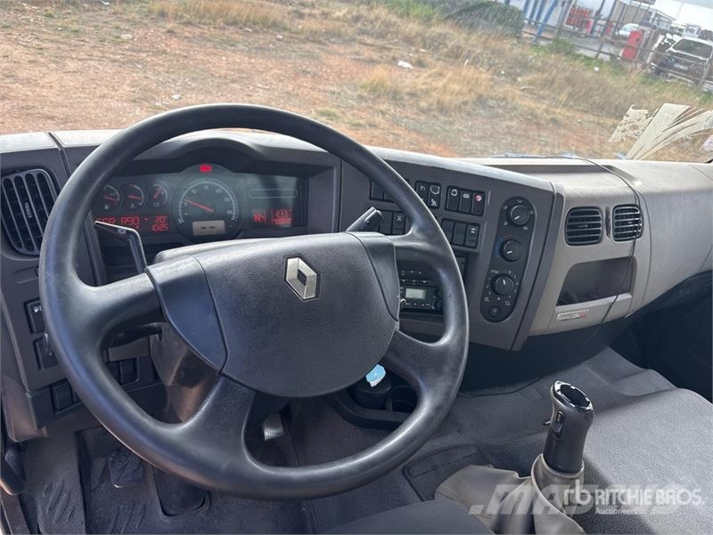 Renault Kerax 500DXI 8x4 Twin-Steer T/A Dump Truck Pašizgāzējs