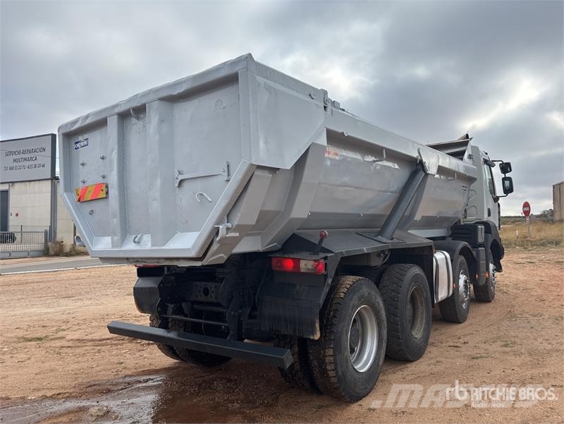 Renault Kerax 500DXI 8x4 Twin-Steer T/A Dump Truck Pašizgāzējs