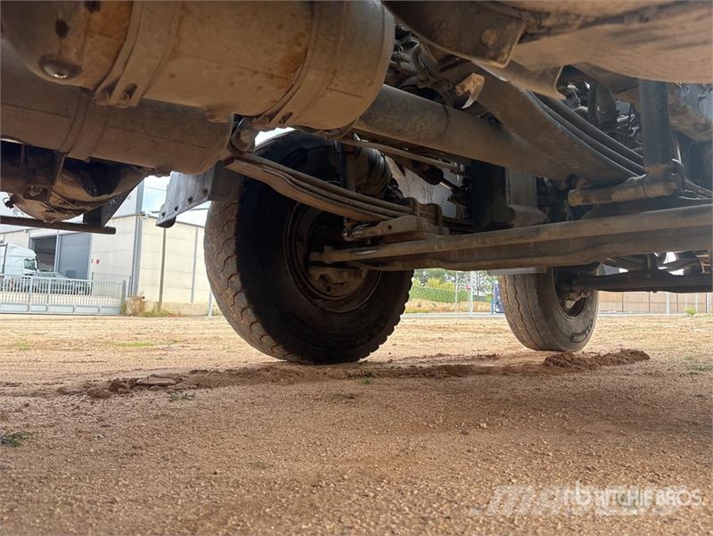 Renault Kerax 500DXI 8x4 Twin-Steer T/A Dump Truck Pašizgāzējs