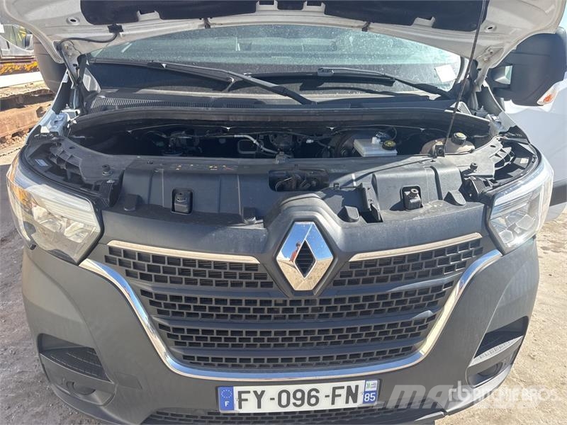 Renault KL32 10.5 m on Renault Master Camion Nacelle Bucke Piattaforme autocarrate