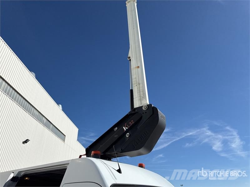 Renault Klubb KL32 10.5 m on Renault Master Camion Nacelle Plataformas sobre camión
