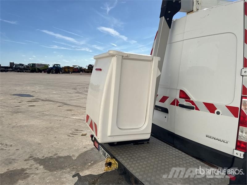 Renault Klubb KL32 10.5 m on Renault Master Camion Nacelle Plataformas sobre camión