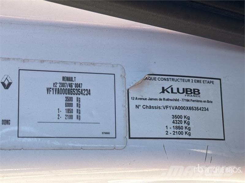 Renault Klubb KL32 10.5 m on Renault Master Camion Nacelle Plataformas sobre camión
