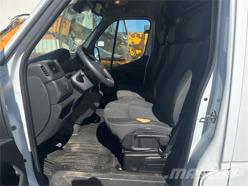 Renault Klubb KL32 10.5 m on Renault Master Camion Nacelle Plataformas sobre camión