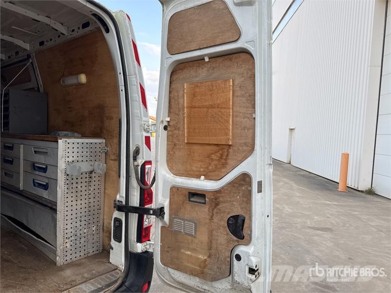 Renault L2H2 TP3 Vehicule Utilitaire Cargo Van Dostavna vozila / kombiji