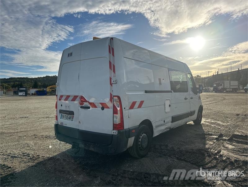 Renault Master 廂式貨物運輸車