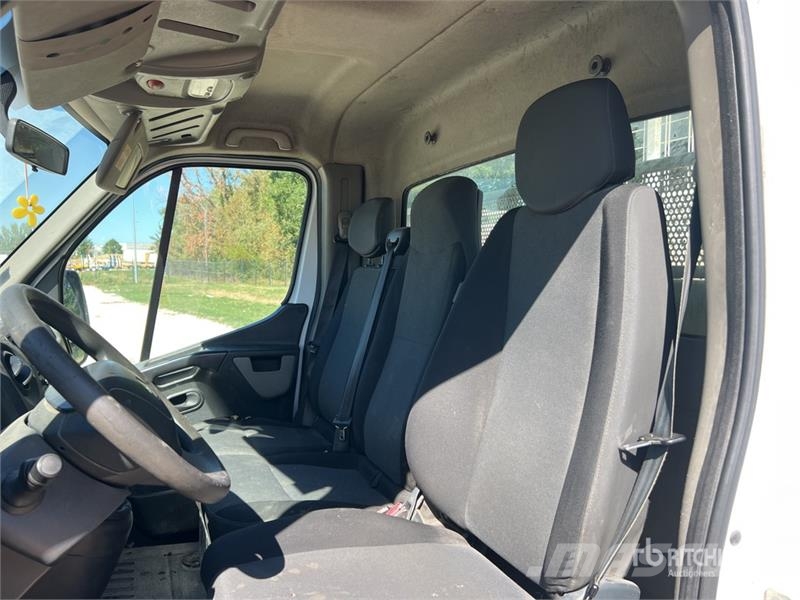 Renault Master 덤프 트럭