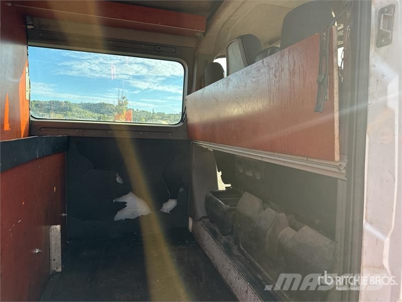 Renault Master 廂式貨物運輸車
