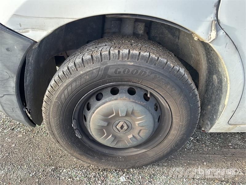 Renault Master 廂式貨物運輸車