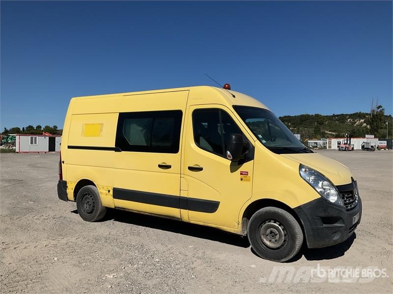 Renault Master شاحنة مقفلة