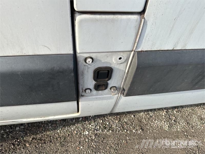 Renault Master 廂式貨物運輸車