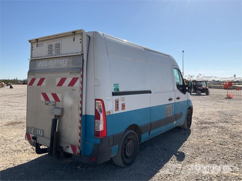 Renault Master Box trucks