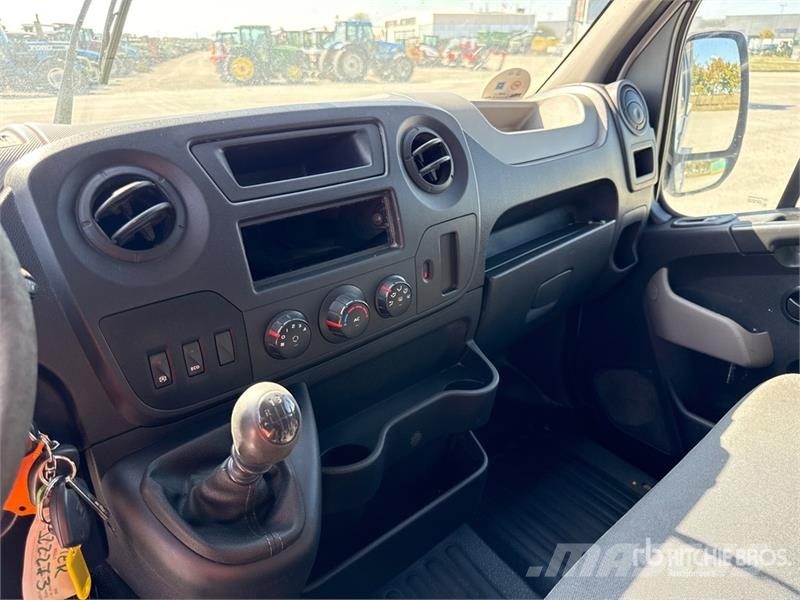 Renault Master Вантажівки-платформи/бокове розвантаження