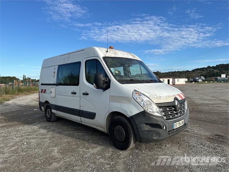 Renault Master 廂式貨物運輸車