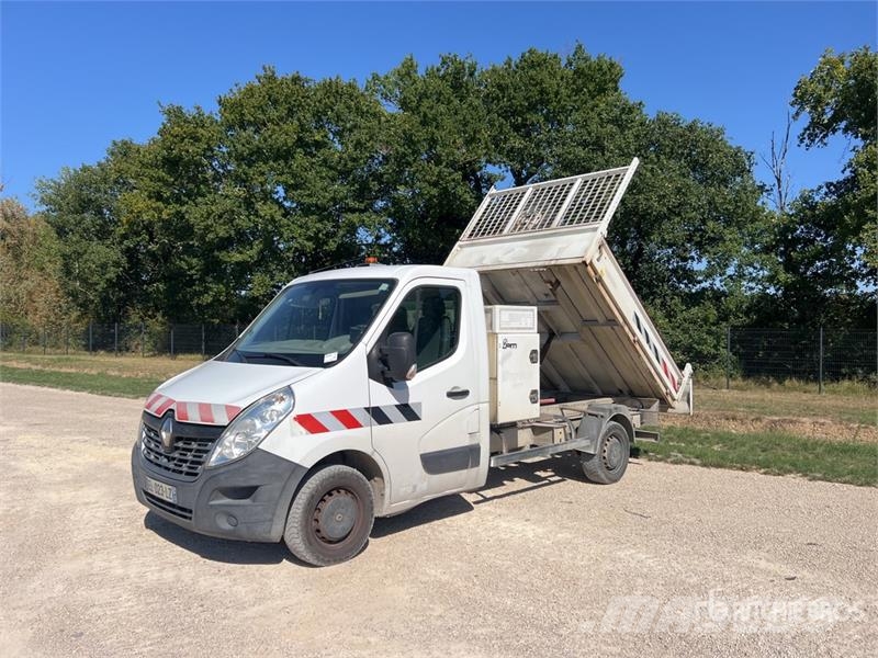 Renault Master 덤프 트럭