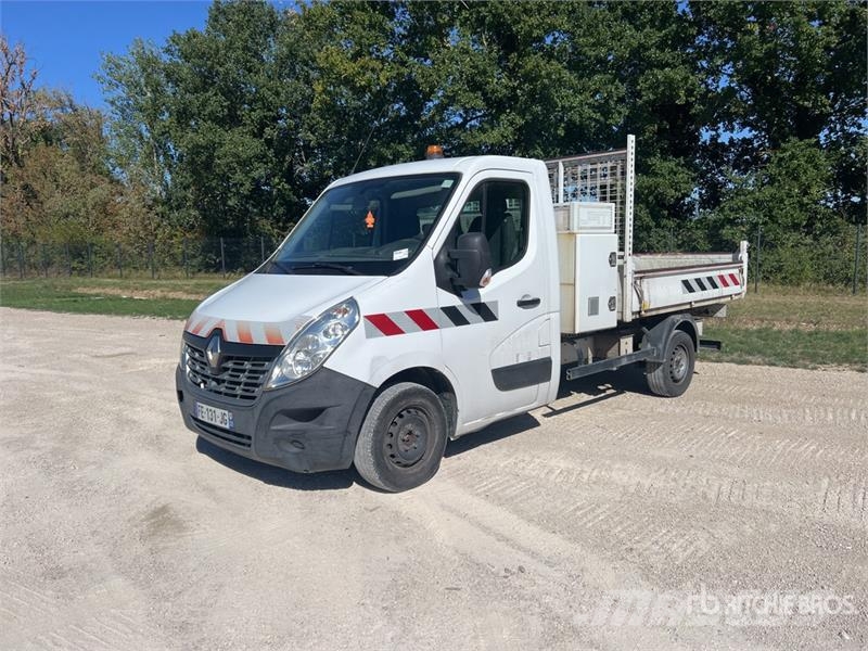 Renault Master 덤프 트럭