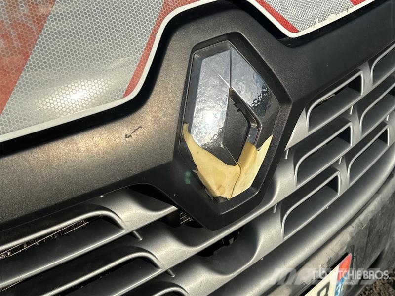 Renault Master 廂式貨物運輸車