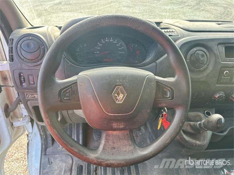 Renault Master 廂式貨物運輸車