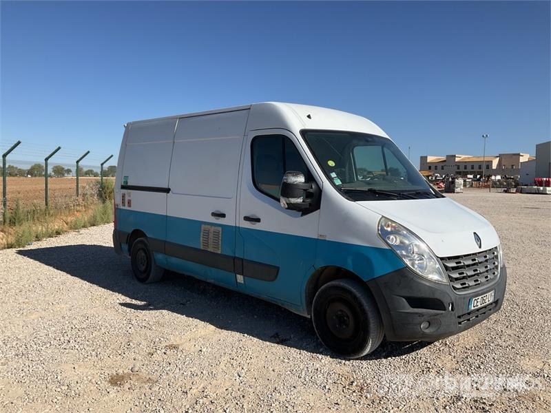 Renault Master Box trucks