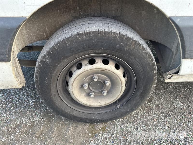 Renault Master 廂式貨物運輸車