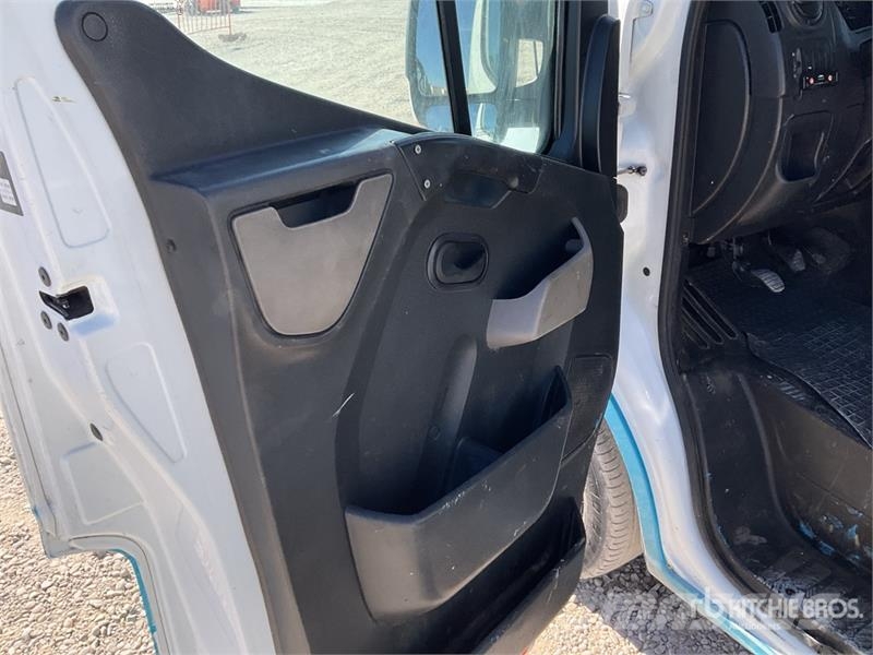 Renault Master Box trucks