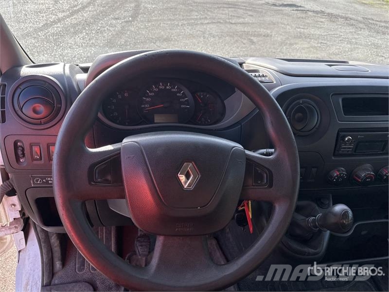 Renault Master 廂式貨物運輸車
