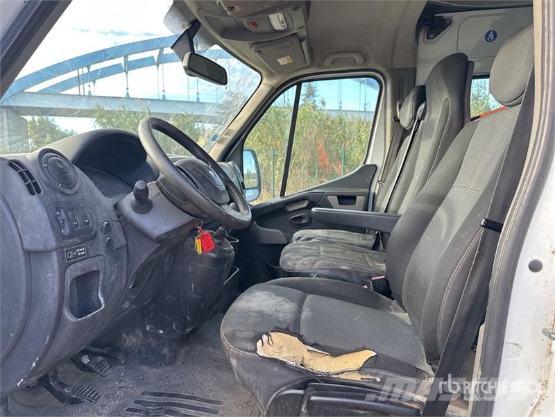 Renault Master 廂式貨物運輸車