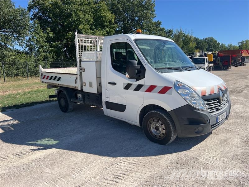 Renault Master 덤프 트럭