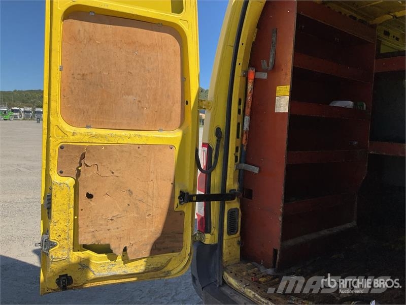 Renault Master شاحنة مقفلة