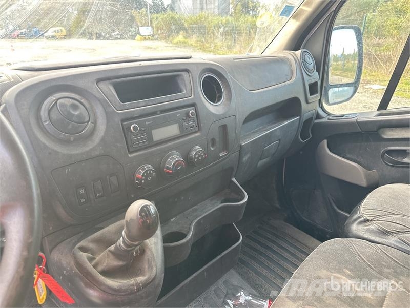 Renault Master 廂式貨物運輸車